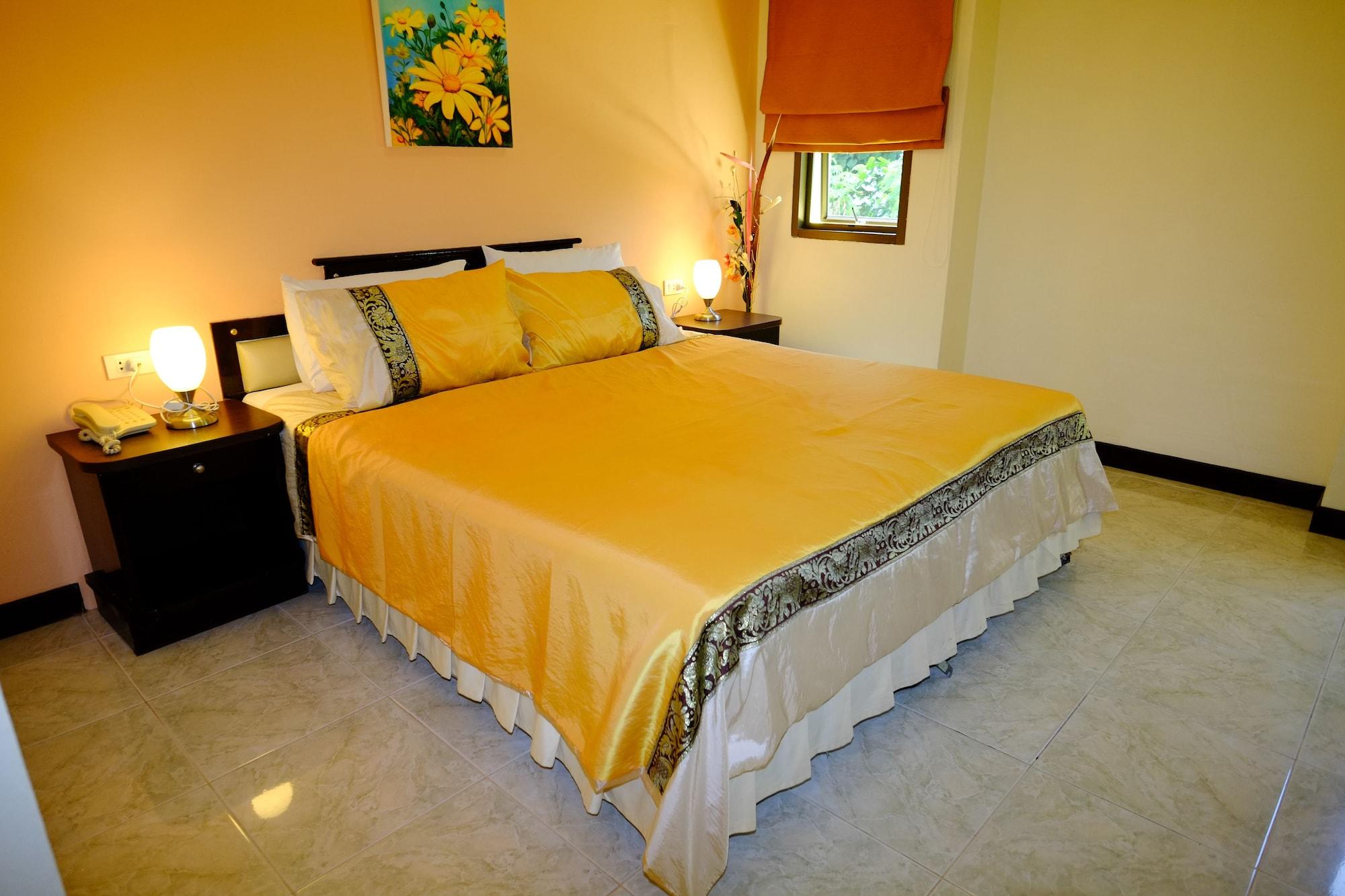 Adonis Guest House Patong Exterior photo