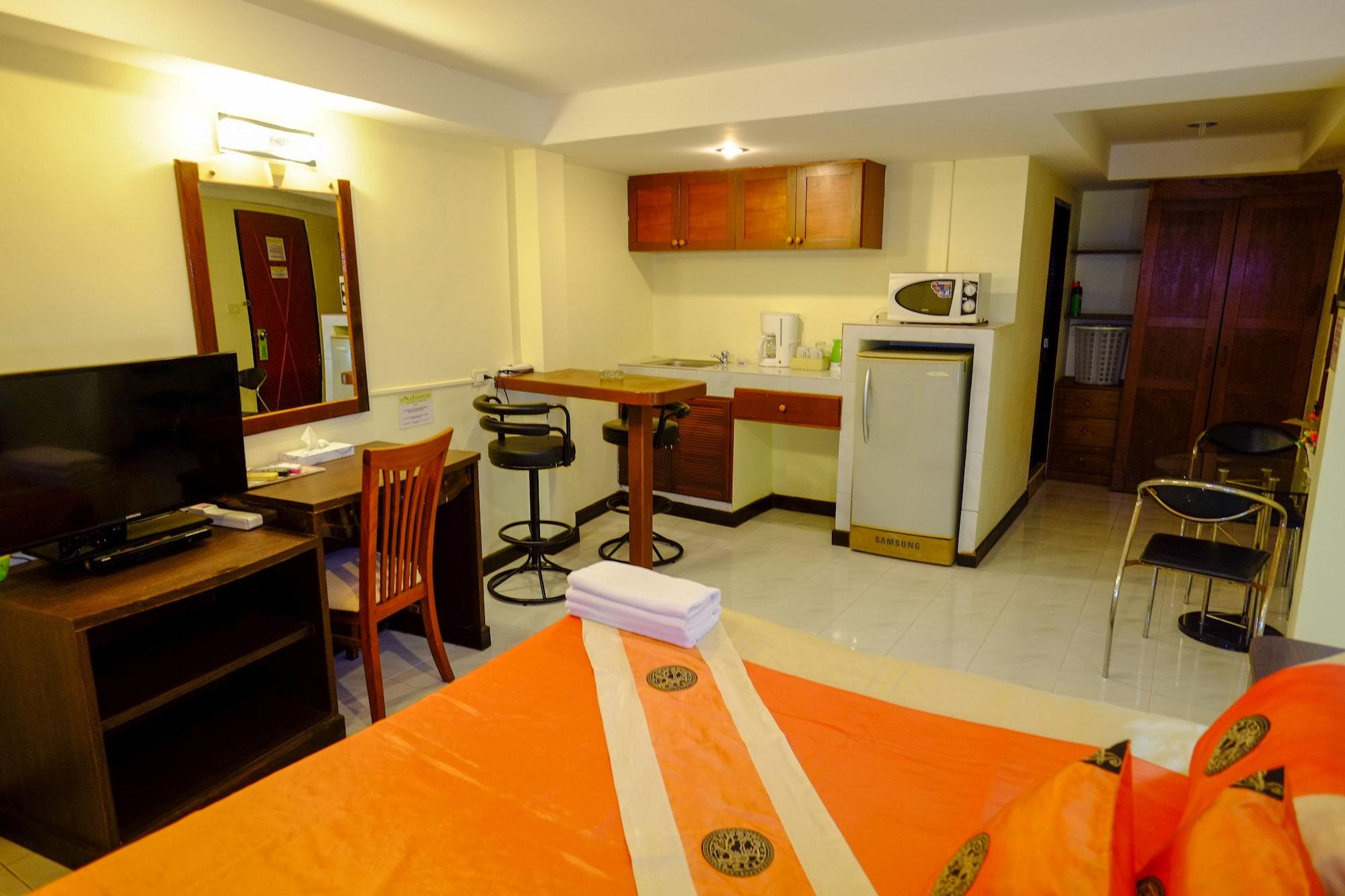 Adonis Guest House Patong Exterior photo