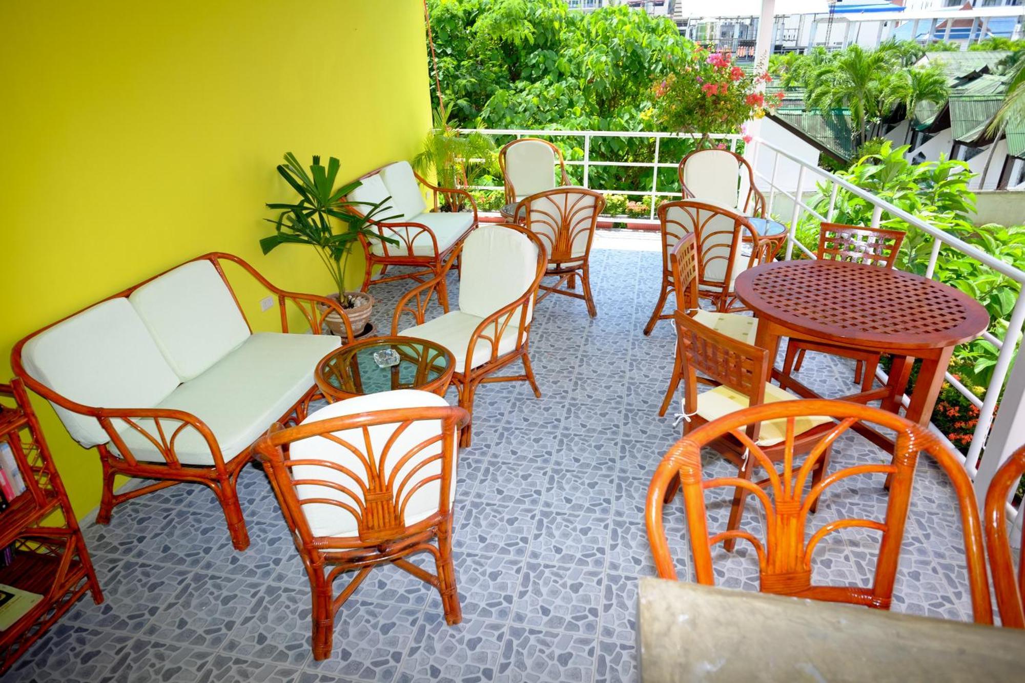 Adonis Guest House Patong Exterior photo