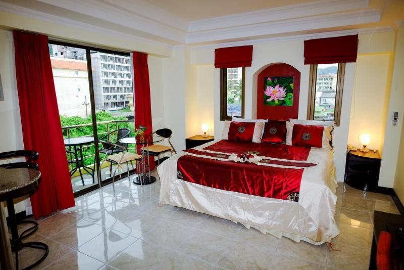 Adonis Guest House Patong Exterior photo
