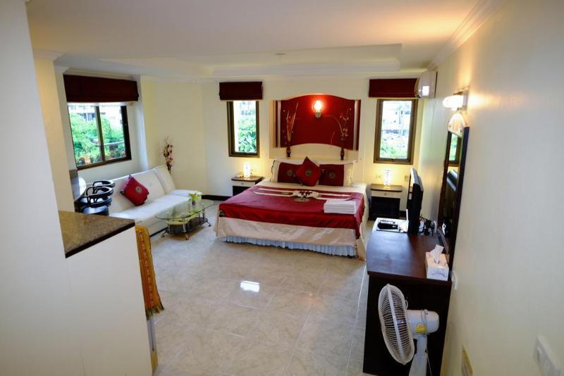 Adonis Guest House Patong Exterior photo